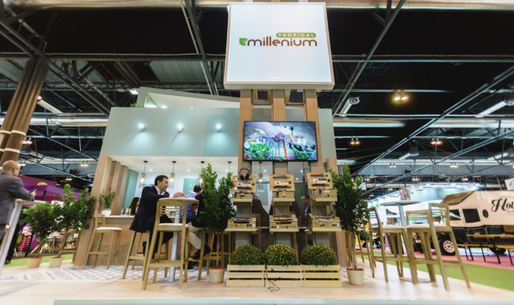 Stand Tropical Millenium por Studio 17