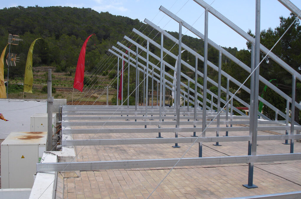 Estructura placas solares en Ibiza